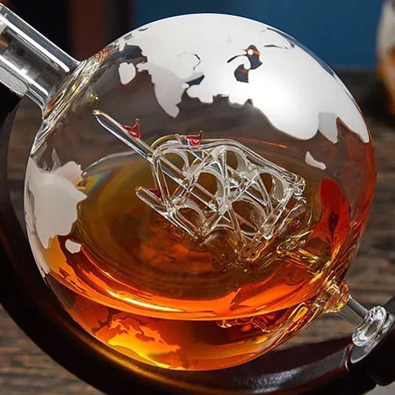 Globe-Shaped Glass Decanter with Elegant Monzzi Wood Base
