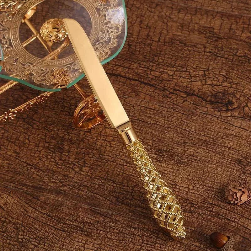 Elegant Gold Cake Spatula and Knife Duo
