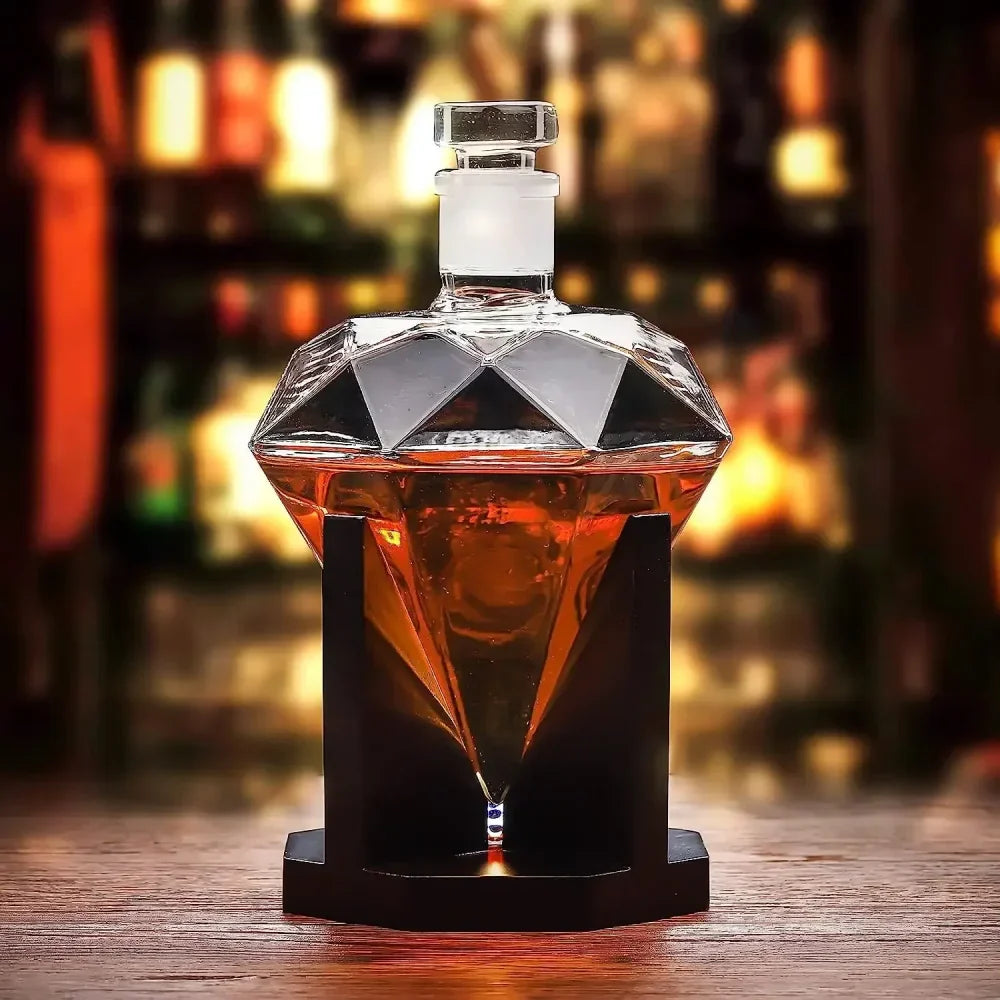 Diamond-Style Glass Decanter with Monzzi Wooden Base