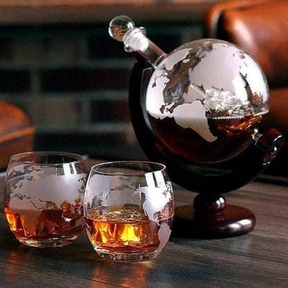 Globe-Shaped Glass Decanter with Elegant Monzzi Wood Base