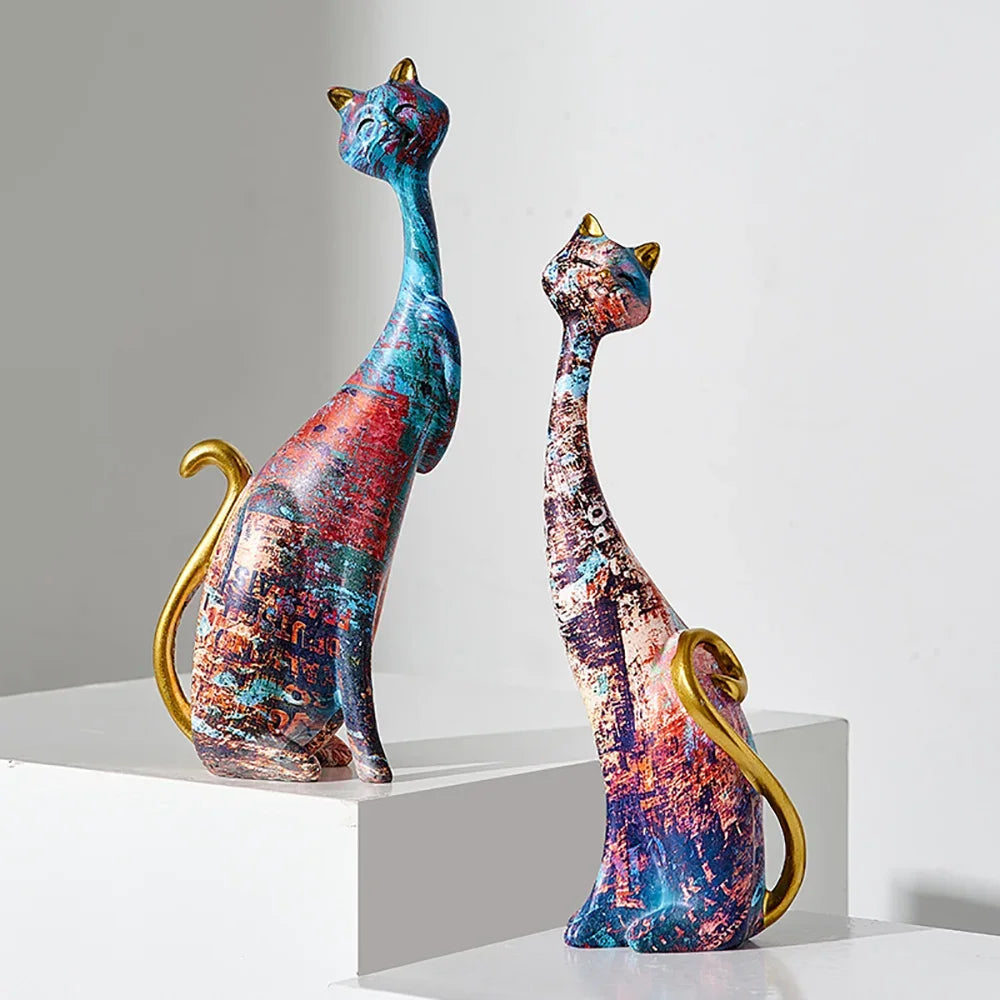 Resin Cat Sculpture in European Style for Elegant Home Décor