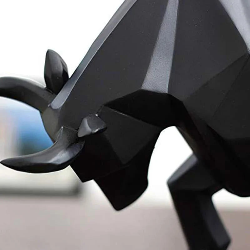 Monzzi Table Decor: Resin Bull Statue