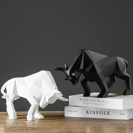 Monzzi Table Decor: Resin Bull Statue