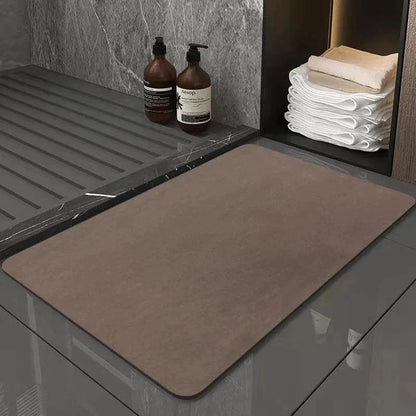 Contemporary Non-Slip Absorbent Bathroom Rug by Monzzi