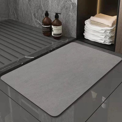 Contemporary Non-Slip Absorbent Bathroom Rug by Monzzi